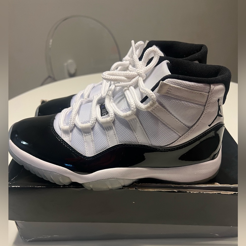 Jordan Concord 11s